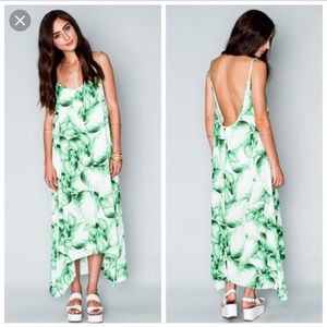 Show me your mumu palm print dress! Size medium.